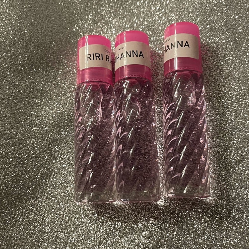 Riri Rihanna Pink Perfume oil